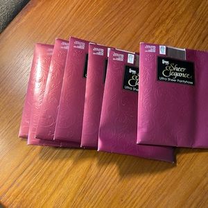 7 Pairs Sheer Elegance size D Gentlebrown